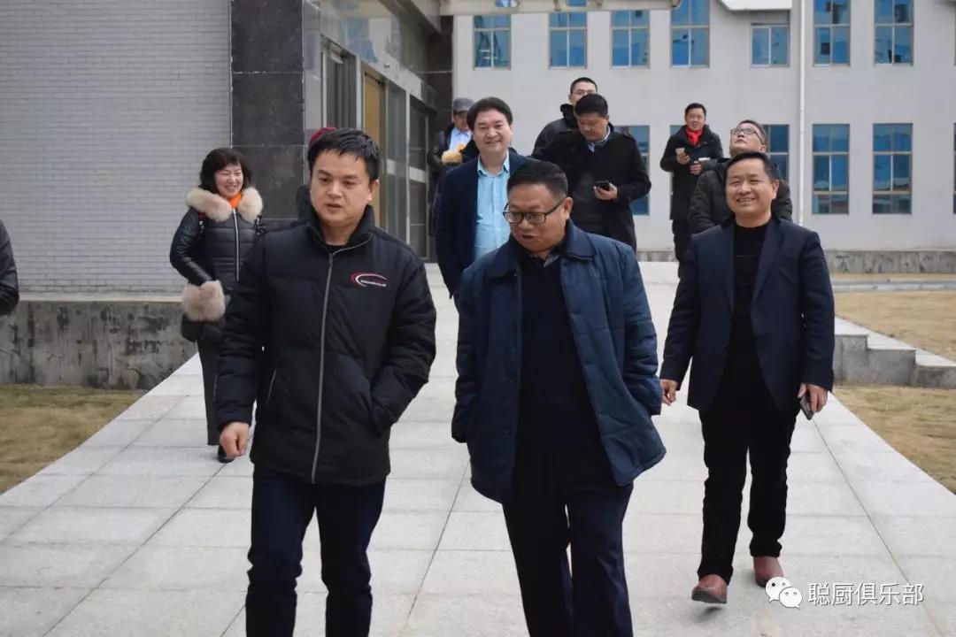 「2020農(nóng)業(yè)大咖圓桌會」 在瀏陽市兩型產(chǎn)業(yè)園聰廚舉行 「2020農(nóng)業(yè)大咖圓桌會」 在瀏陽市兩型產(chǎn)業(yè)園聰廚舉行