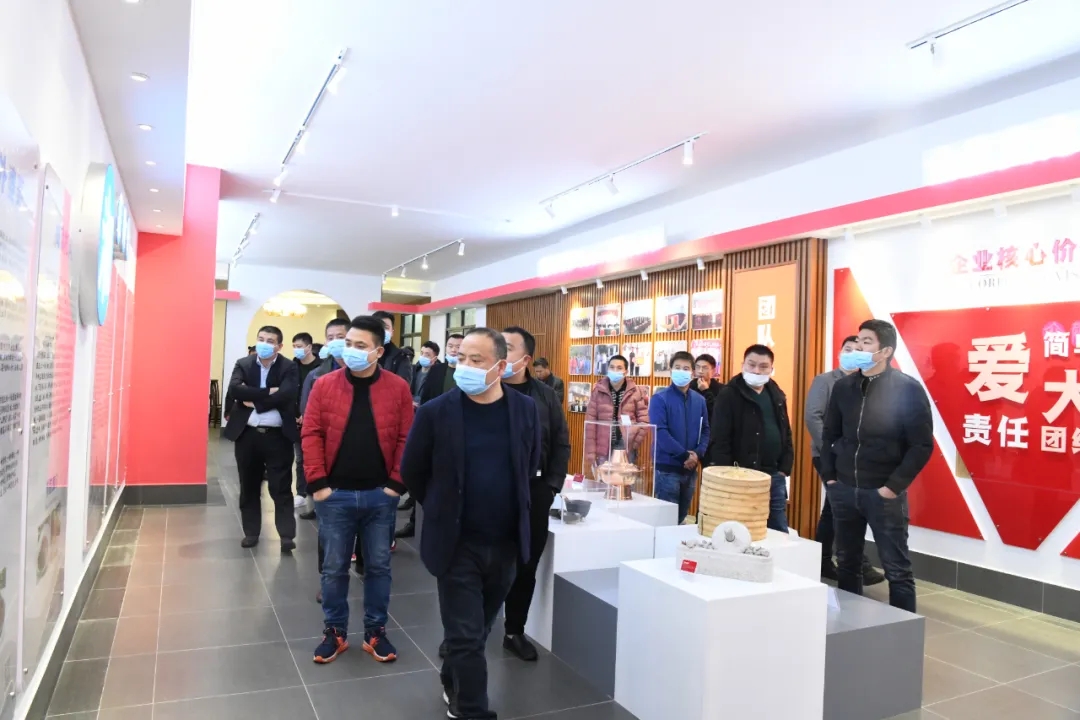 武寧縣廚師協(xié)會鐘斌會長一行蒞臨聰廚考察交流 武寧縣廚師協(xié)會鐘斌會長一行蒞臨聰廚考察交流