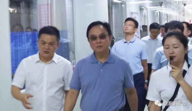 湖南省市場(chǎng)監(jiān)督管理局長(zhǎng)向曙光一行蒞臨聰廚參觀指導(dǎo) 湖南省市場(chǎng)監(jiān)督管理局長(zhǎng)向曙光一行蒞臨聰廚參觀指導(dǎo)